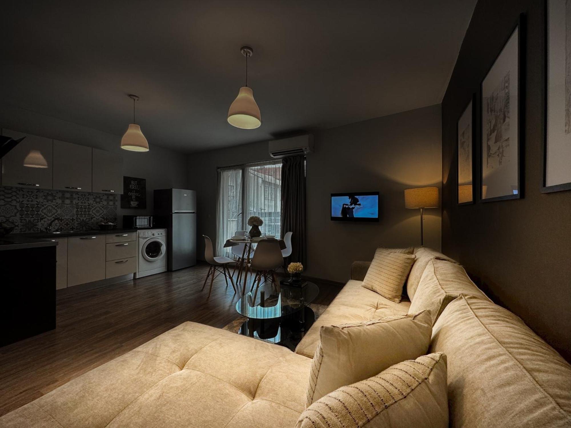 Top Centre Plovdiv Apt. With Parking For 4 Guests Eksteriør bilde
