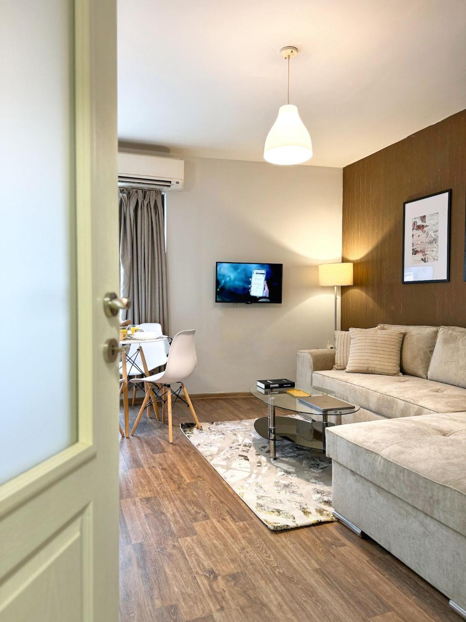Top Centre Plovdiv Apt. With Parking For 4 Guests Eksteriør bilde